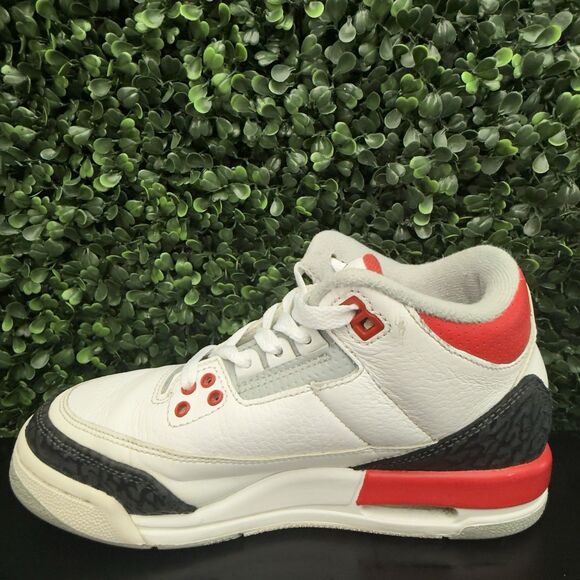 USED Nike Air Jordan 3 Retro Fire Red 2013 - Size 4Y Women\'s 5.5 398614-120 OBO main image 4